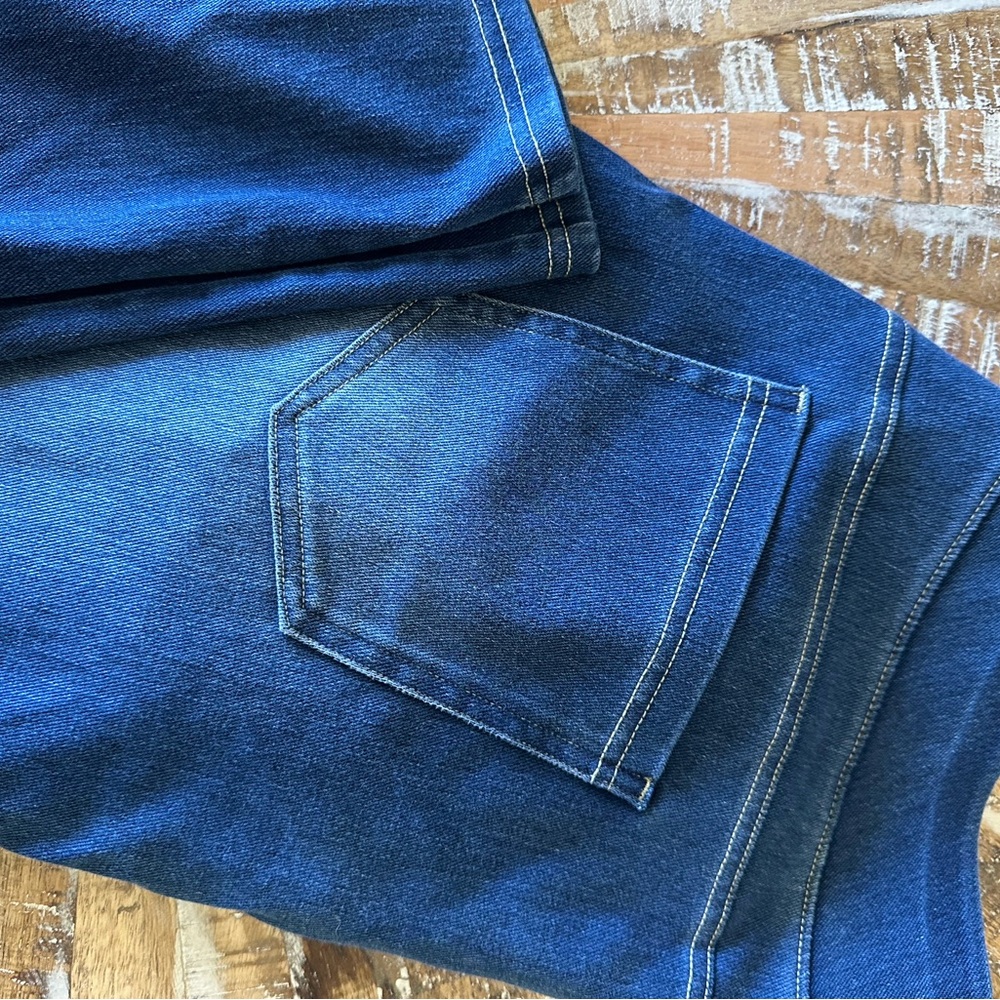 Halara NWT Large Petite pull on wide leg jeans - Picture 4 of 7